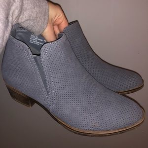 grey booties !!!
